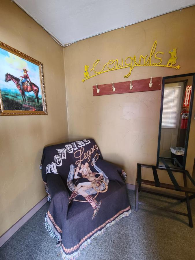 Buffalo Girls Hotel كانتون المظهر الخارجي الصورة