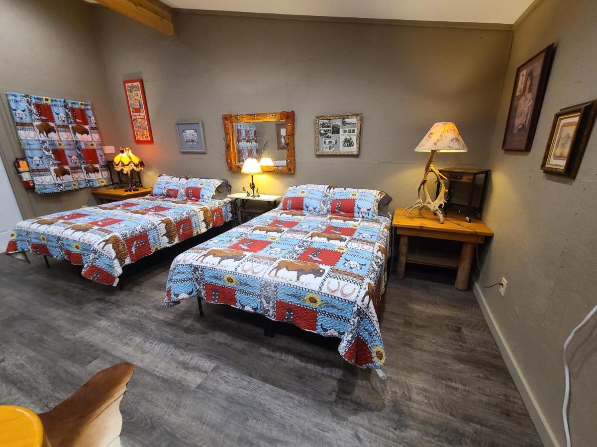 Buffalo Girls Hotel كانتون المظهر الخارجي الصورة