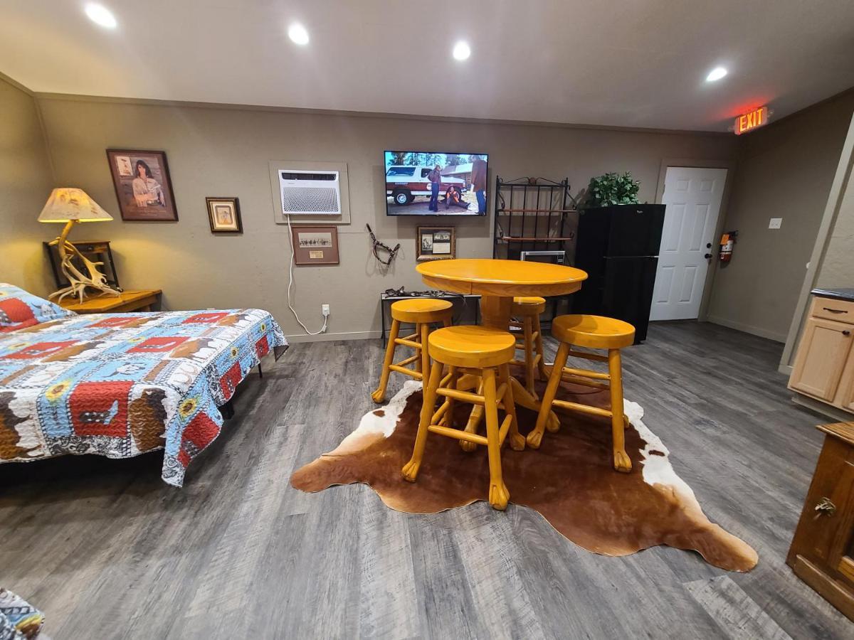 Buffalo Girls Hotel كانتون المظهر الخارجي الصورة