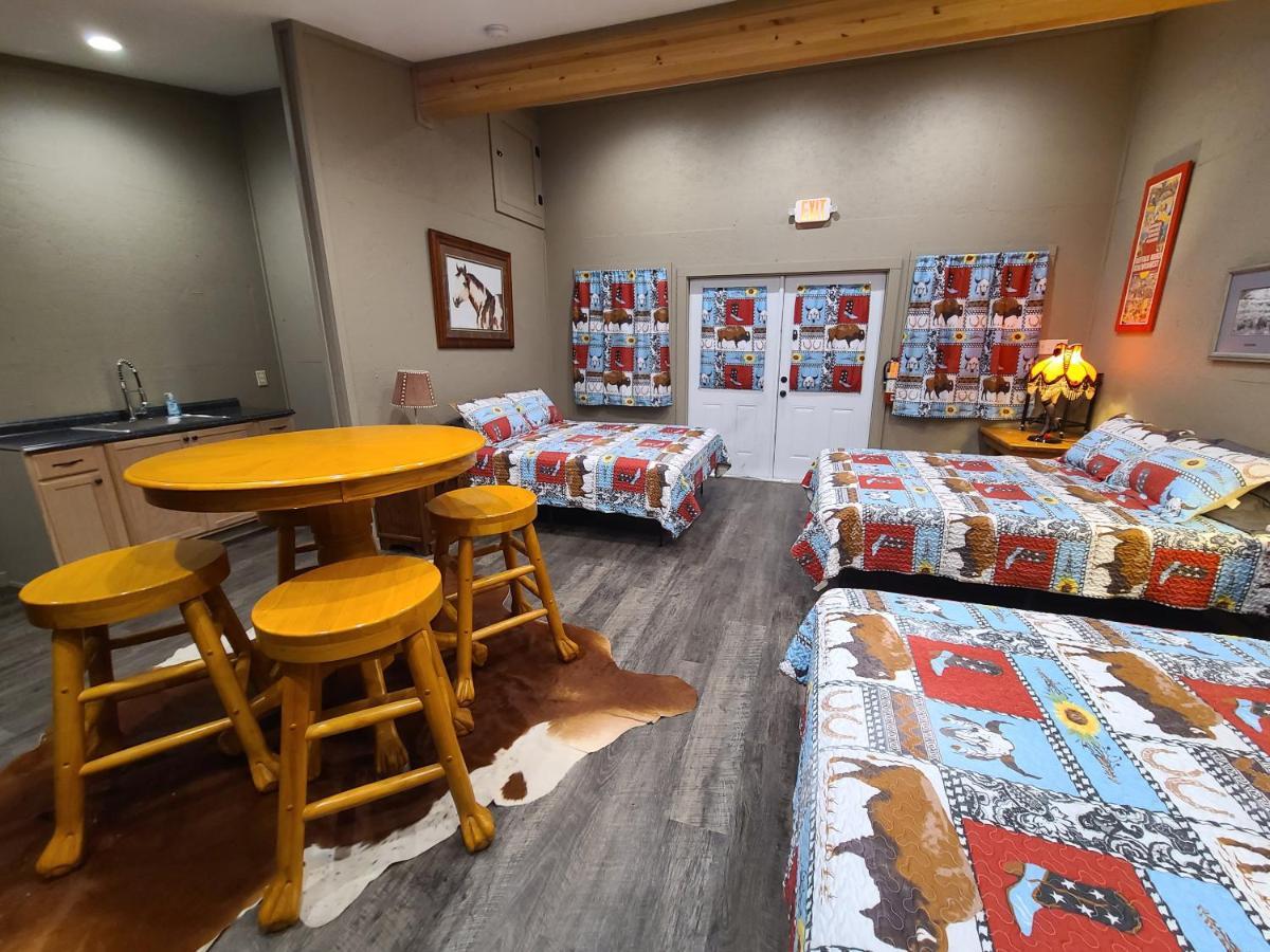 Buffalo Girls Hotel كانتون المظهر الخارجي الصورة